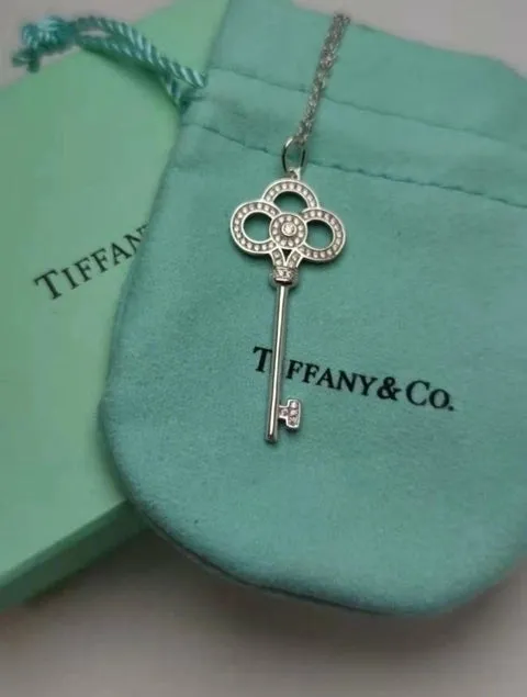 Colar Tiffany Knot Key