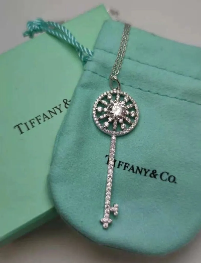 Colar Tiffany Knot Key