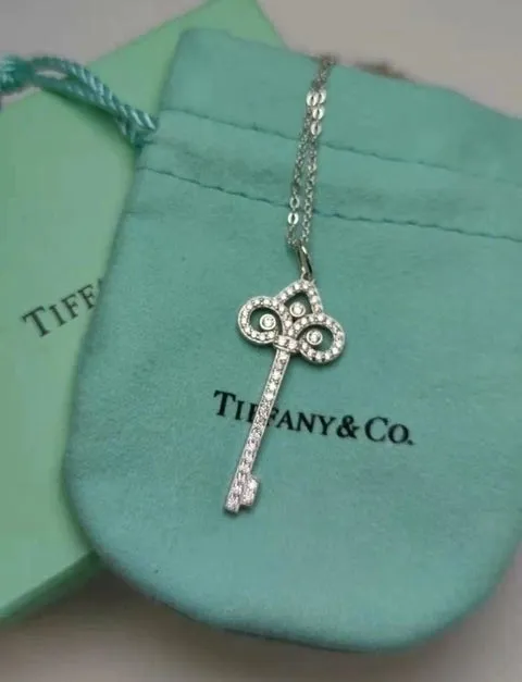 Colar Tiffany Knot Key